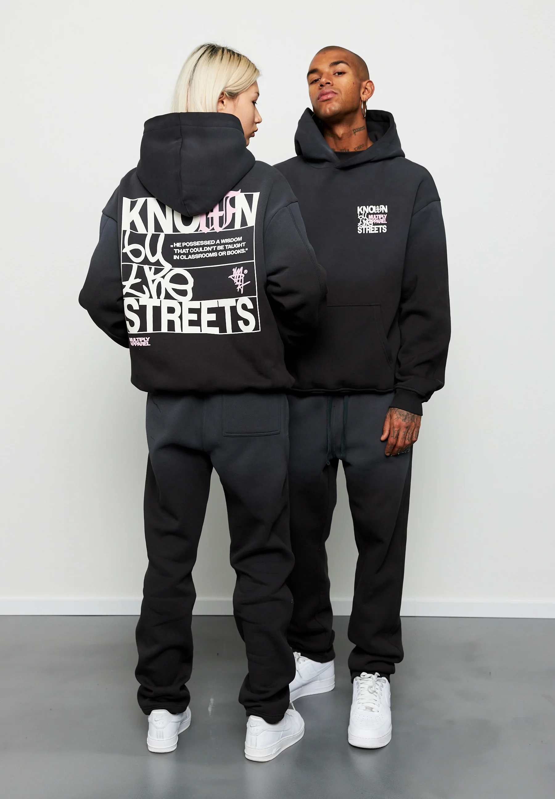Sudadera Multiply Apparel OVERTamaño KNOWN