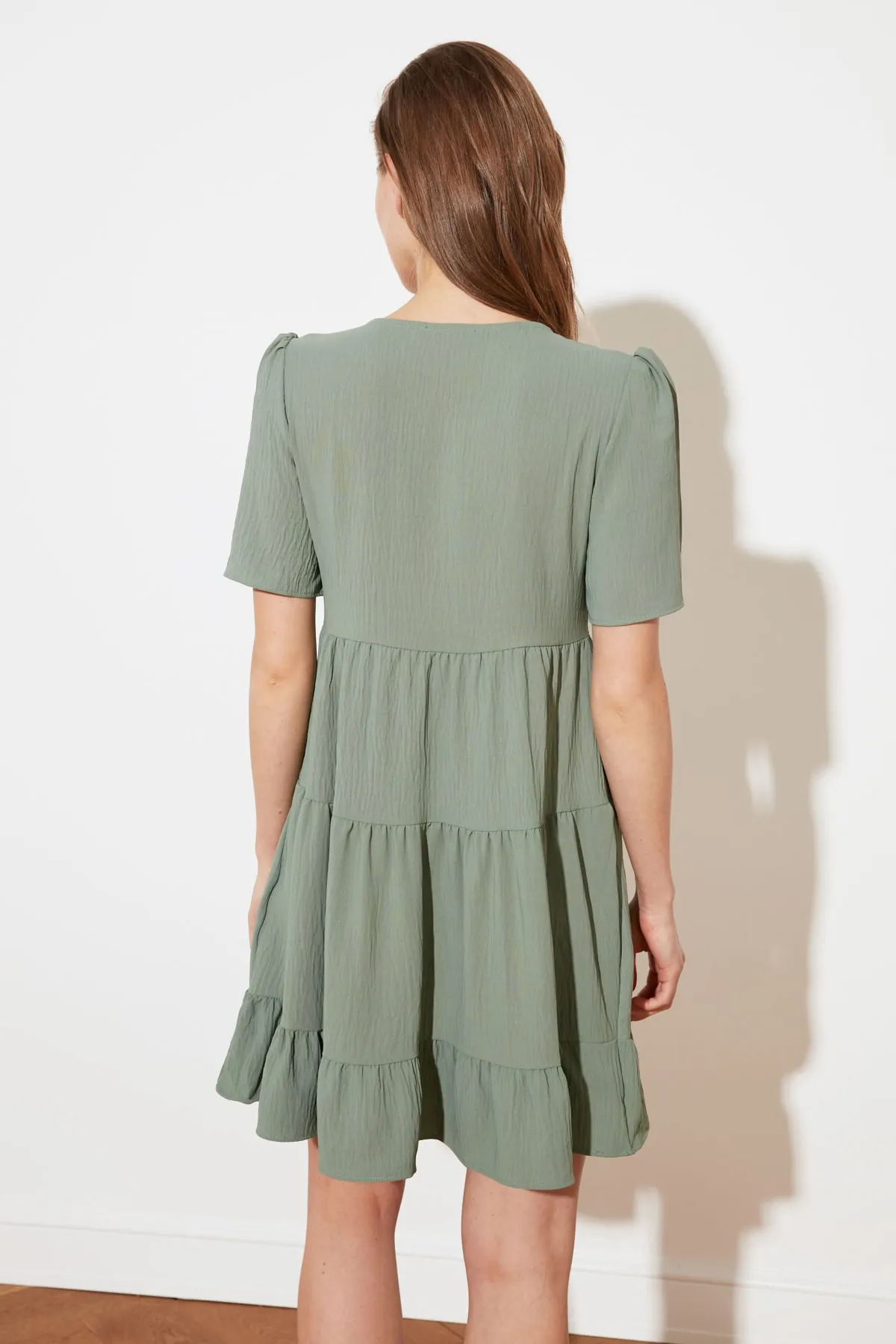 Trendyol Collection  Khakifarbenes, weit geschnittenes Mini-Webkleid TWOSS20EL0400