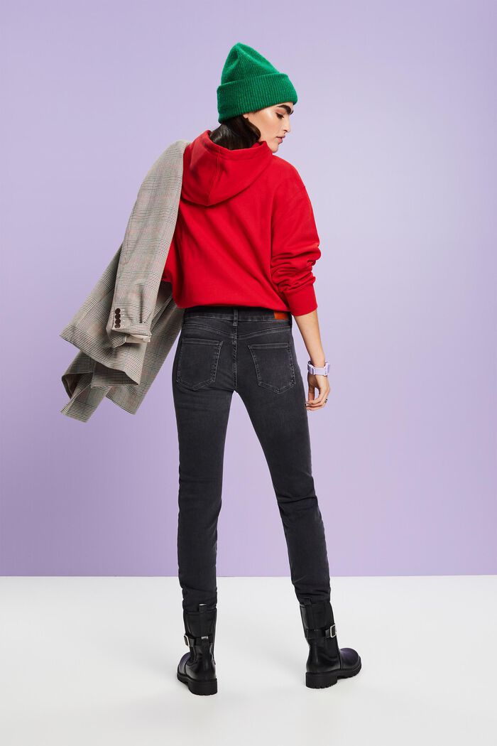 Jeans mit schmaler Passform und mittelhohem Bund