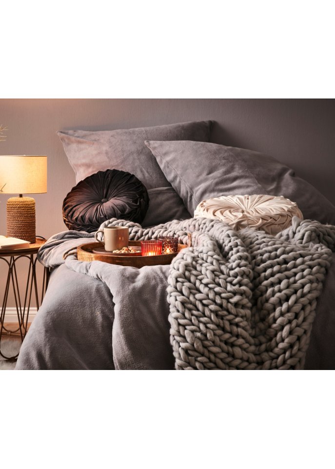 Kuscheldecke mit Maschen