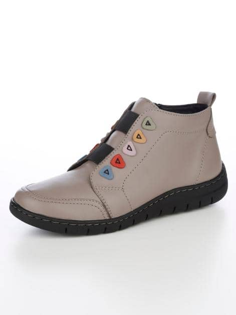 Stiefelette mit Elastikeinsätzen