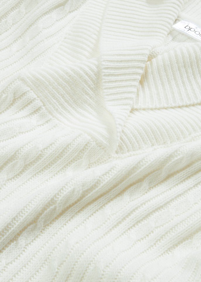 Pullover mit V-Ausschnitt und Seitenschlitzen
