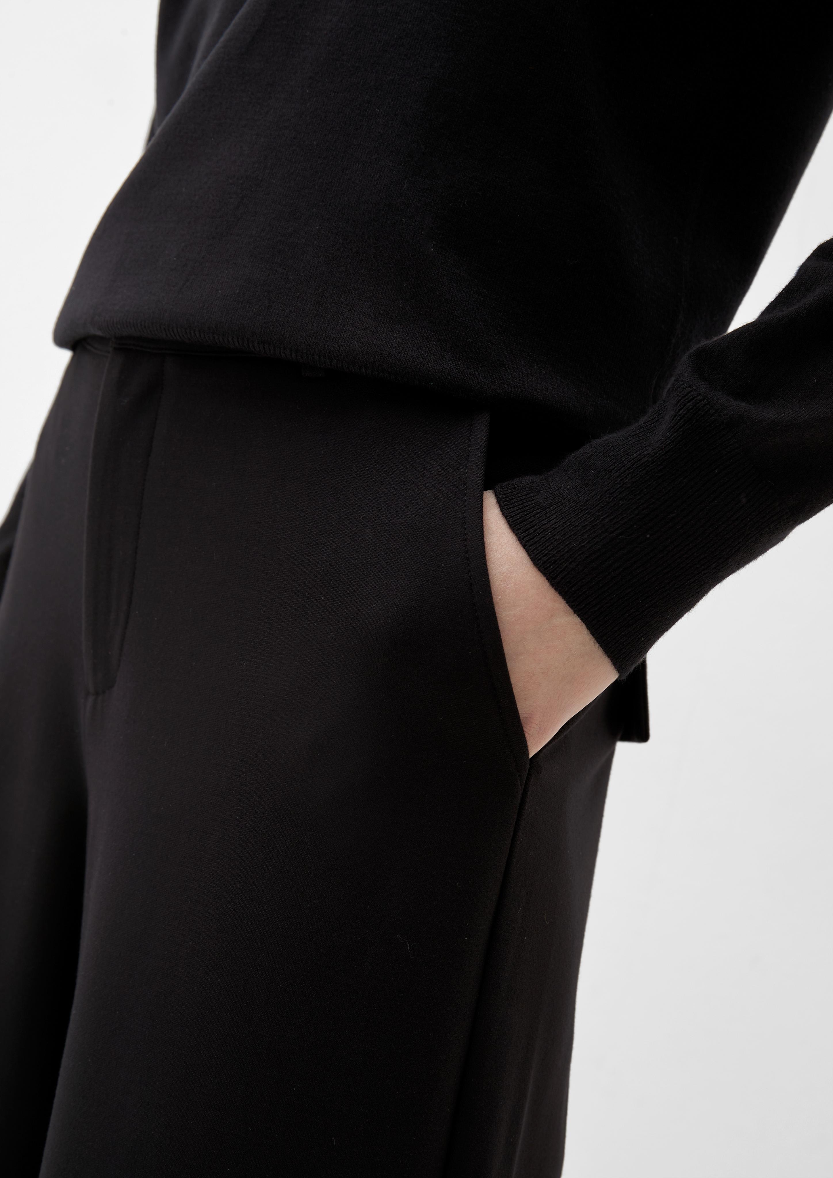 Loose: Stoffhose mit Wide Leg  2129908-9999