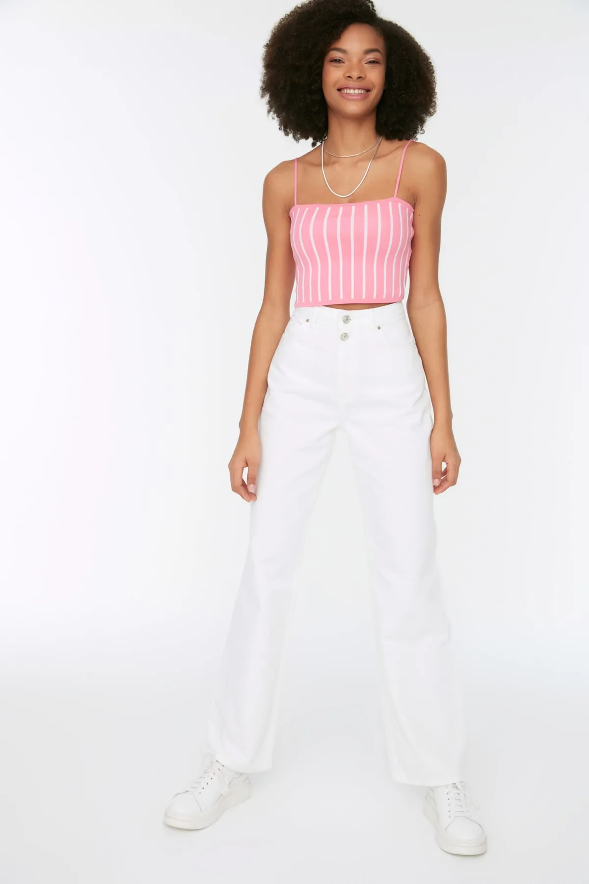 Trendyol Collection  Weiße High-Waist-Jeans mit weitem Bein im Stil der 90er