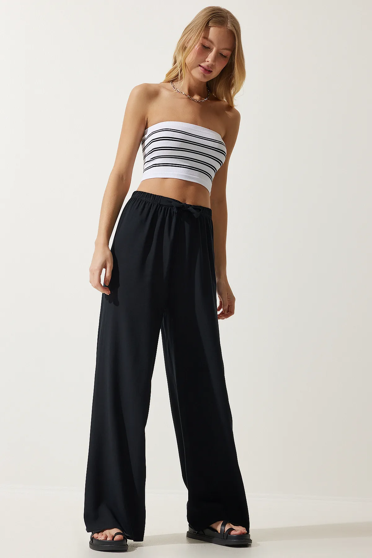Happiness İstanbul  Schwarze Palazzo-Hose aus Viskose für Damen EN00610