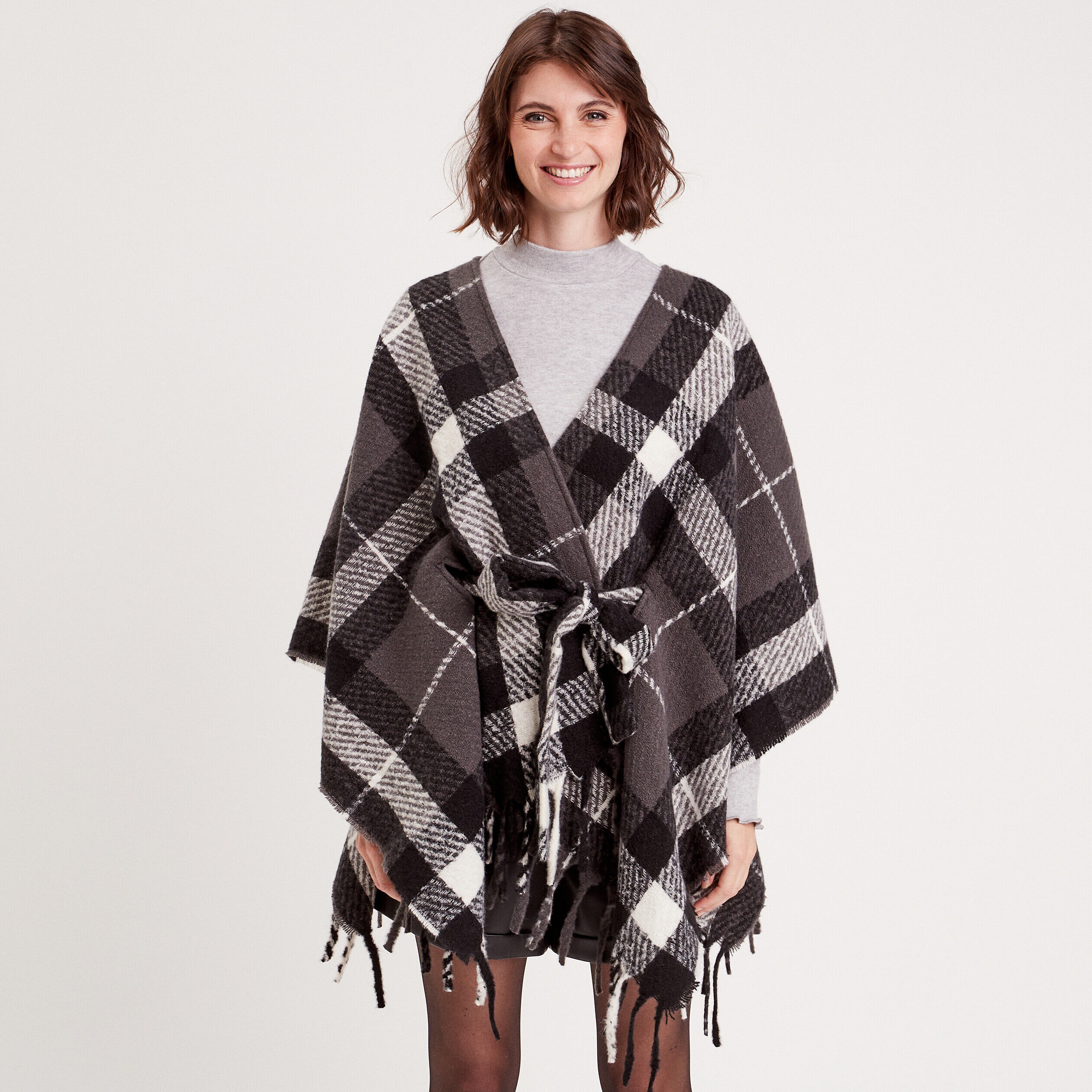 Poncho noué avec franges noir femme | Cache Cache