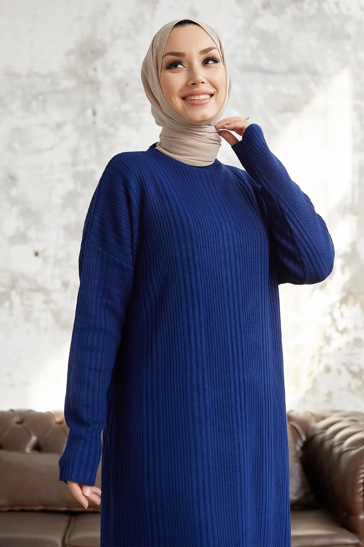 InStyle  Arissa Rollkragenpullover, langes Strickkleid – Dunkelblau