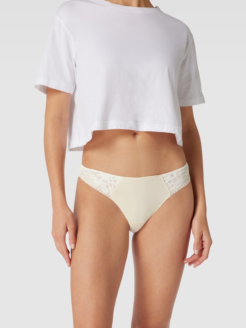 String mit Spitzenbesatz Modell 'THONG' in offwhite