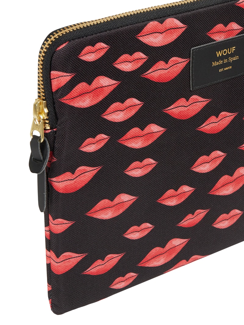 Tablettasche mit Herzmuster Modell 'Beso'- wasserabweisend in schwarz