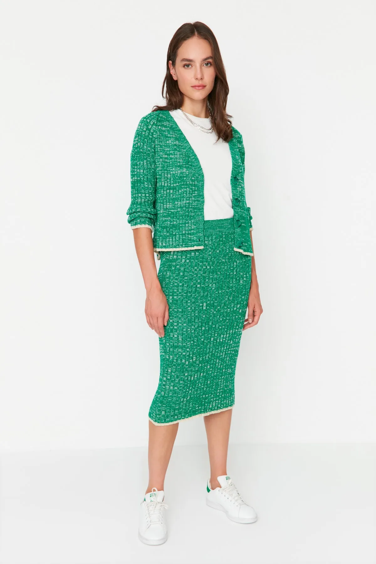 Trendyol Collection  Grünes Strickoberteil und -unterteil mit Farbverlauf-Muster TWOAW23AU00192