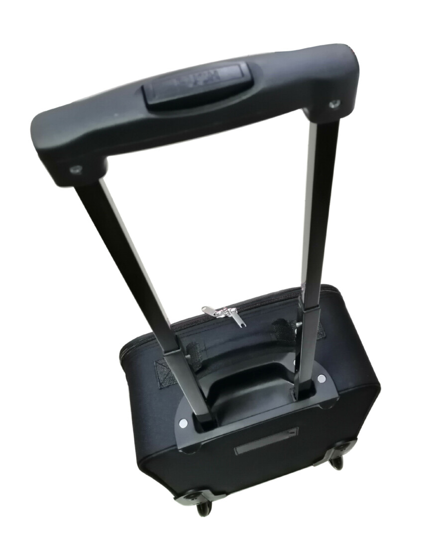 Schwarzer Stoffkoffer