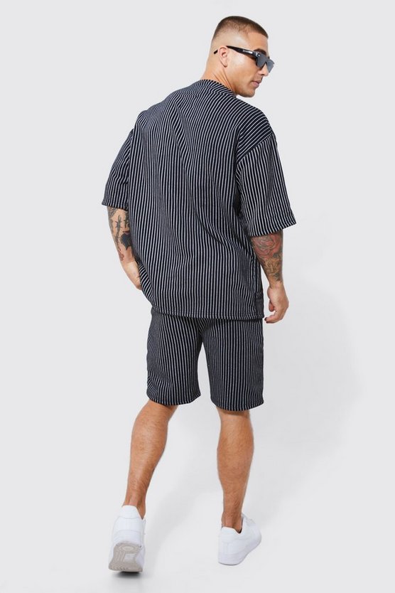 Oversize Baseball-Poloshirt und Shorts mit Nadelstreifen