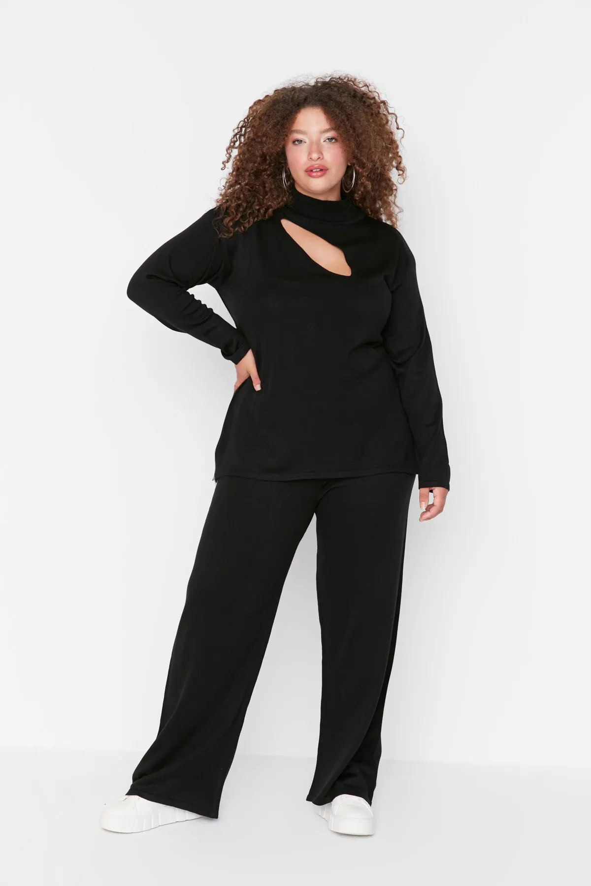Trendyol Curve  Schwarzes Strickoberteil und -unterteil-Set mit Cut-Outs
