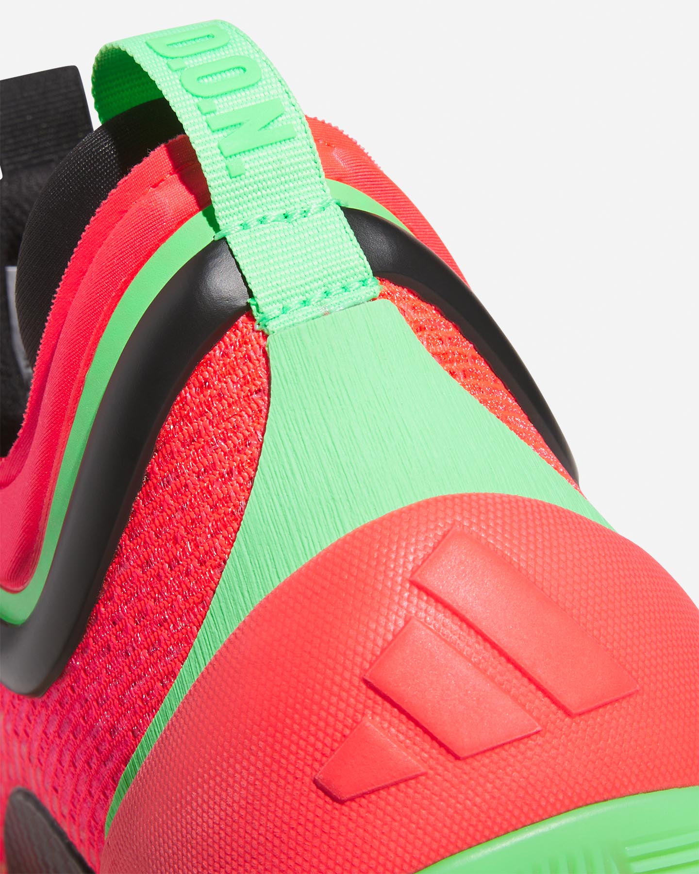 Košík s obuvou Adidas Don Issue 6 M JI1547