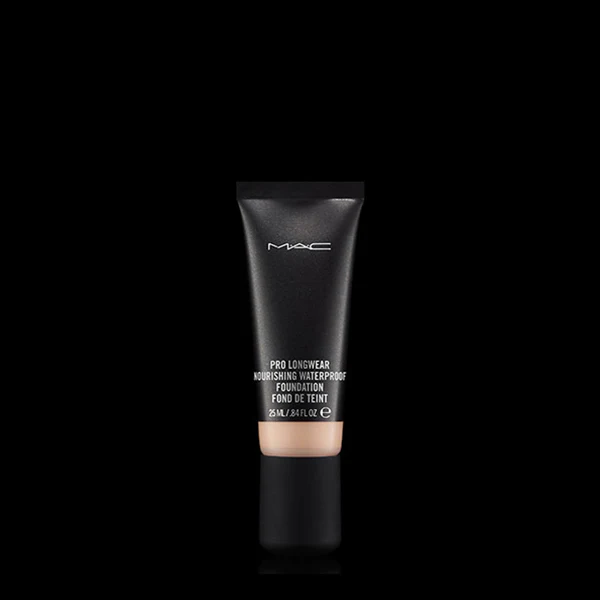 Pro Longwear Nourishing Waterproof Foundation - Tekutý podklad