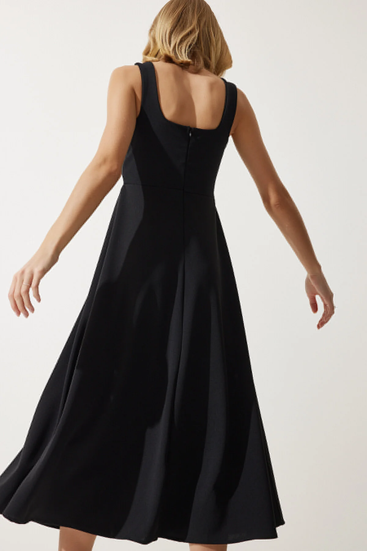 Happiness İstanbul  Schwarzes A-Linien-Kleid mit quadratischem Kragen für Damen DK00169