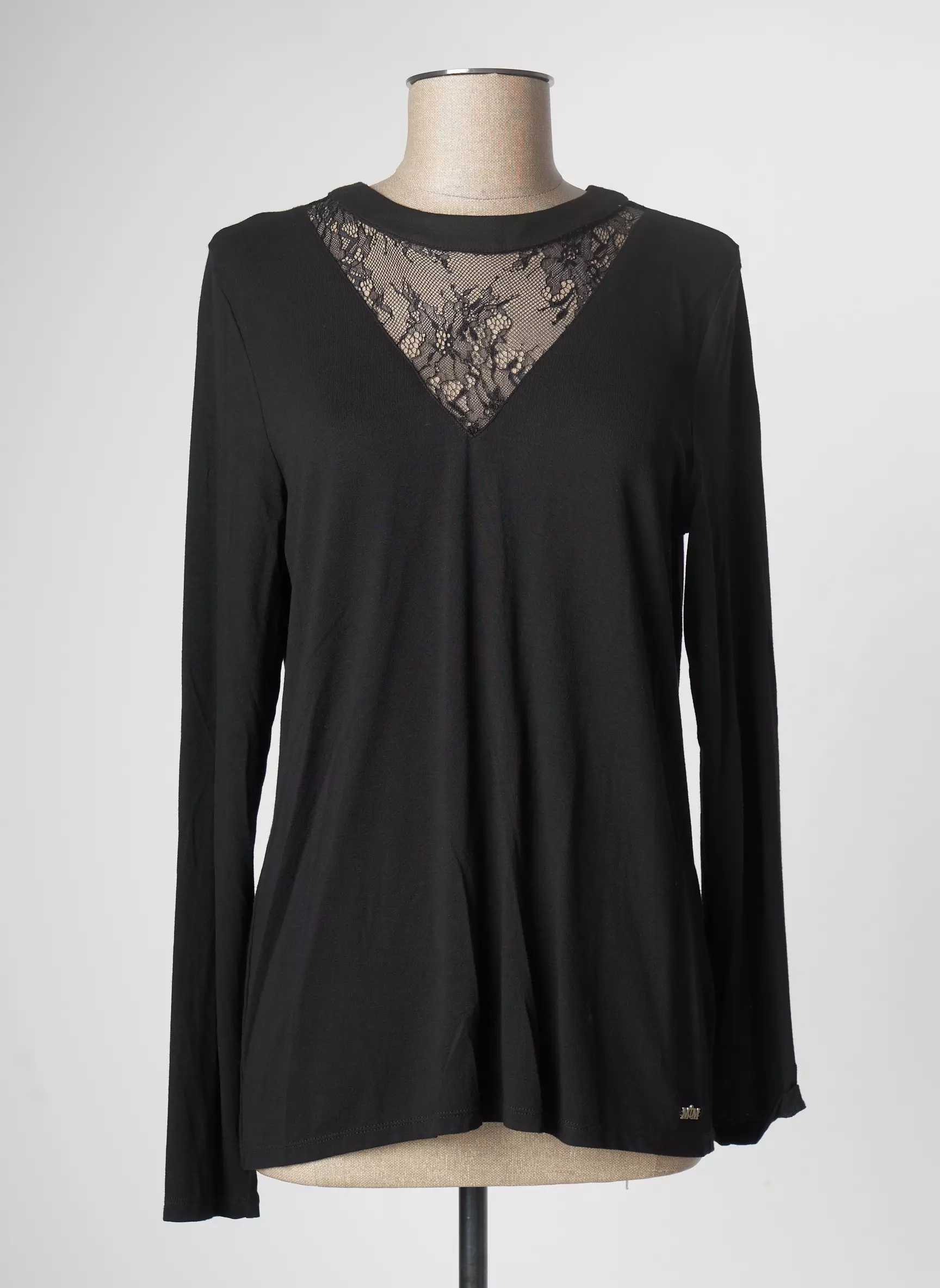 Mae Mahe Tshirts Femme couleur noir