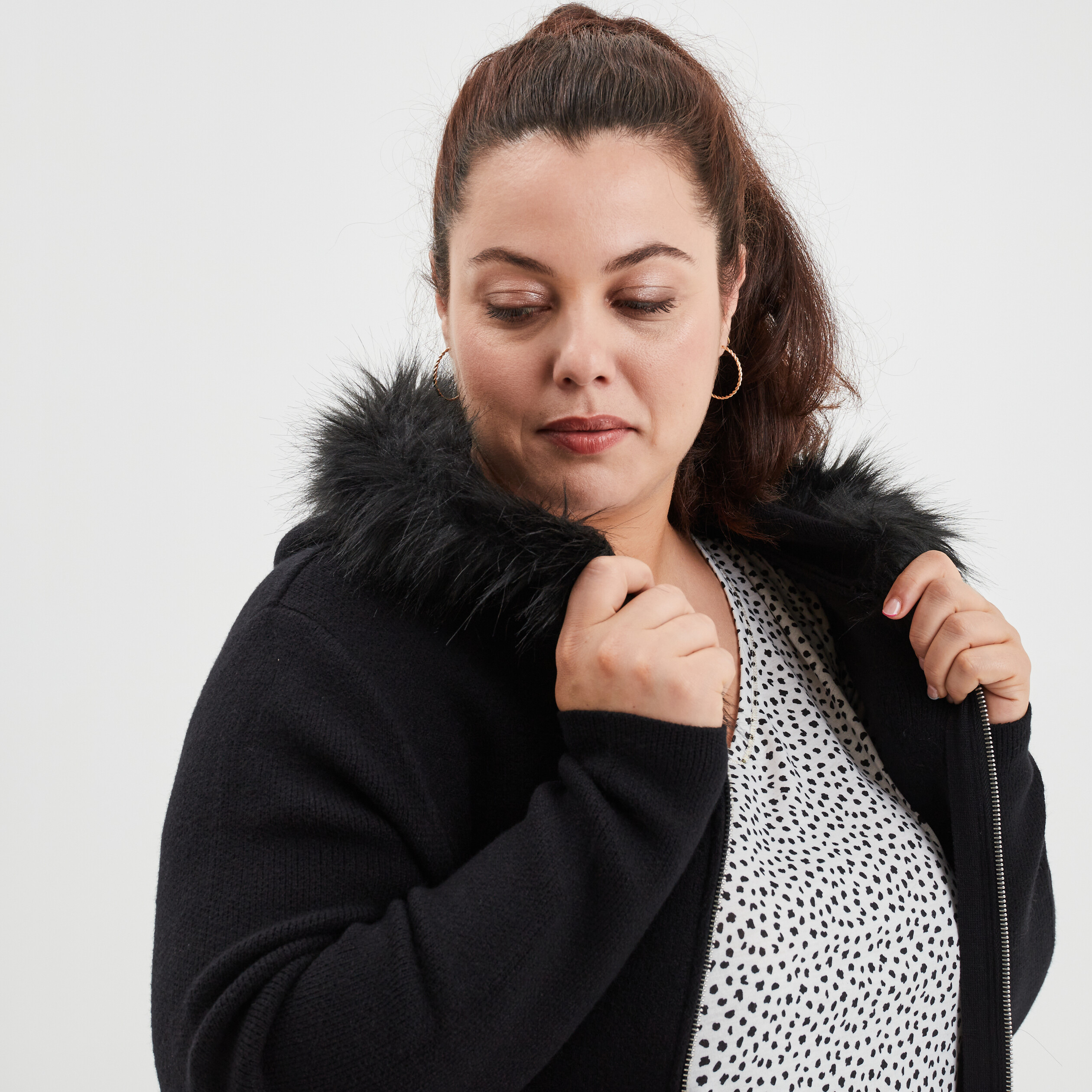 Gilet long capuche et fausse fourrure noir femme grande taille | La Halle