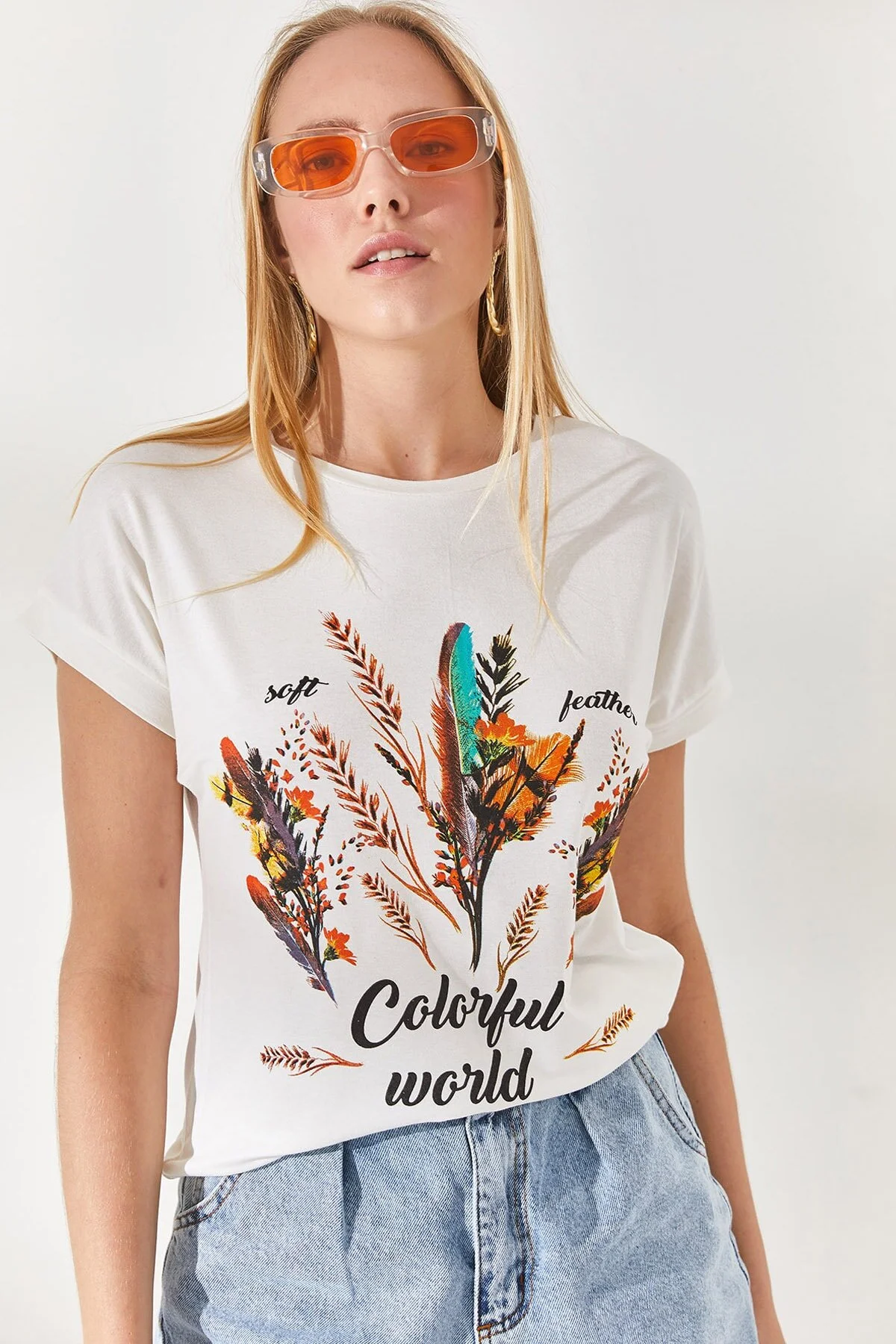 Olalook  Ecrufarbenes, pelziges bedrucktes T-Shirt für Damen TSH-19000125