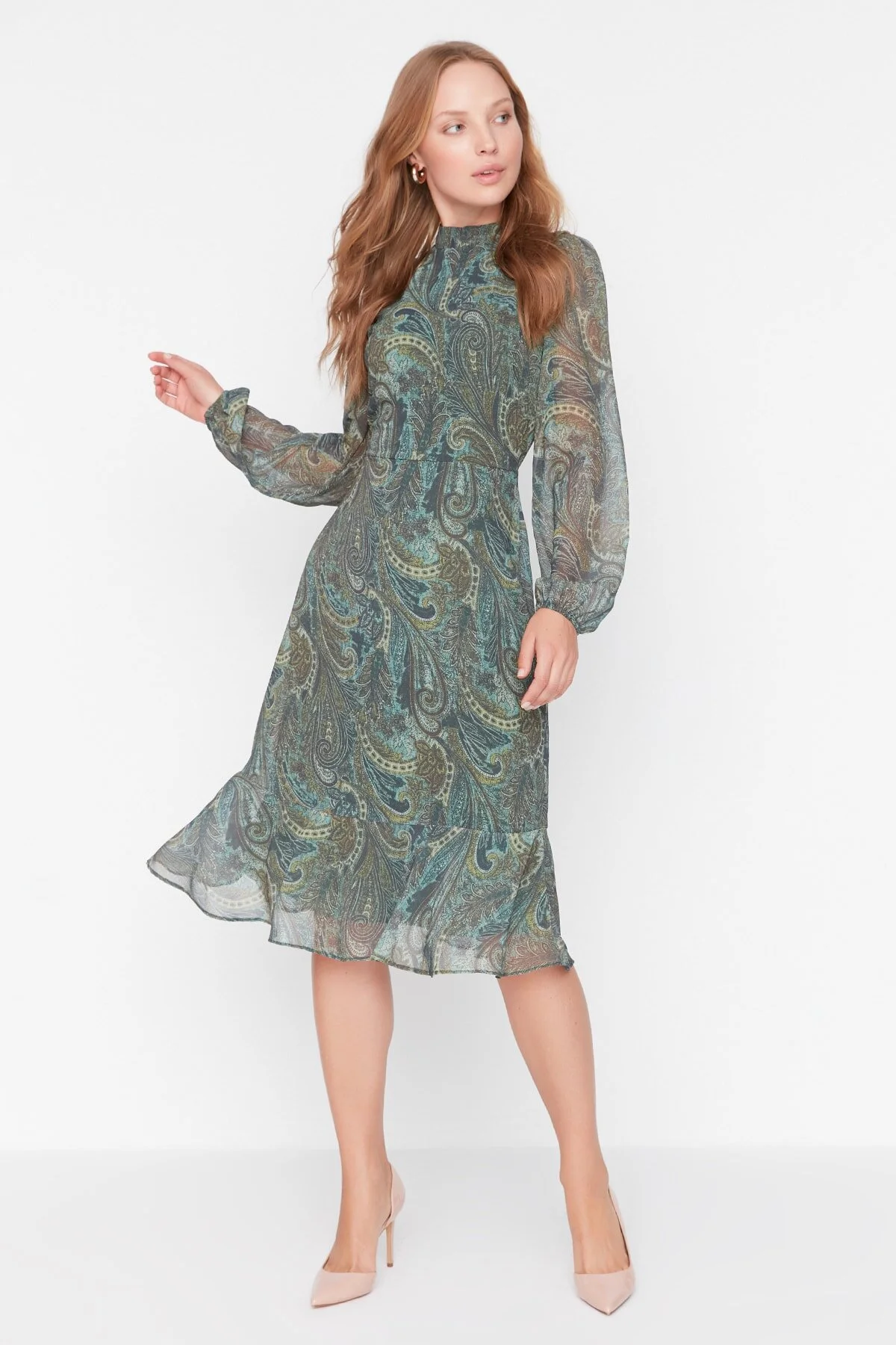 Trendyol Collection  Grünes Volant-Webkleid mit Paisley-Muster TWOAW23EL01436
