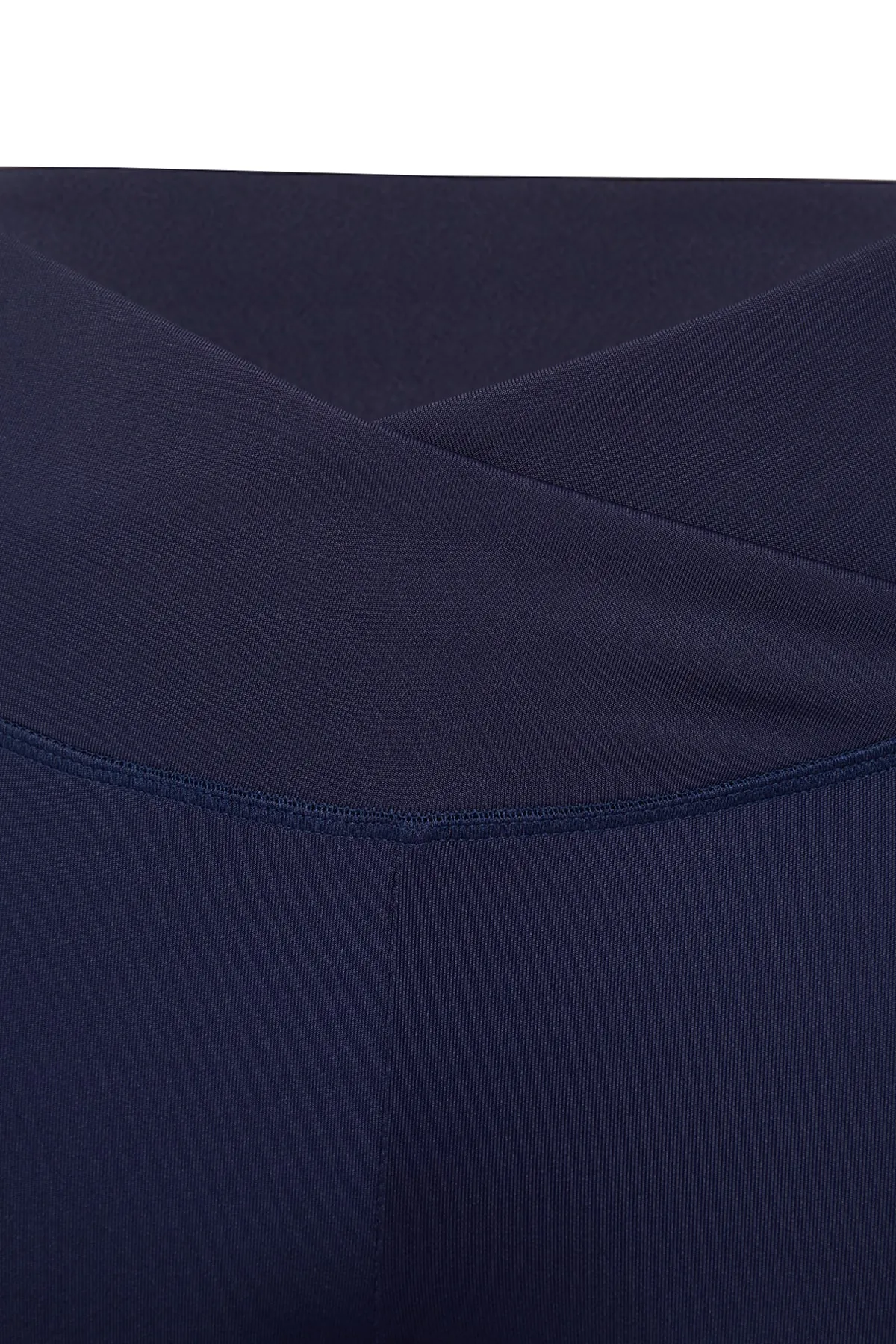 Trendyol Collection  Marineblaue, zweireihige, gestrickte Sport-Leggings mit detaillierter Taille und durchgehender Länge TWOAW22TY0064