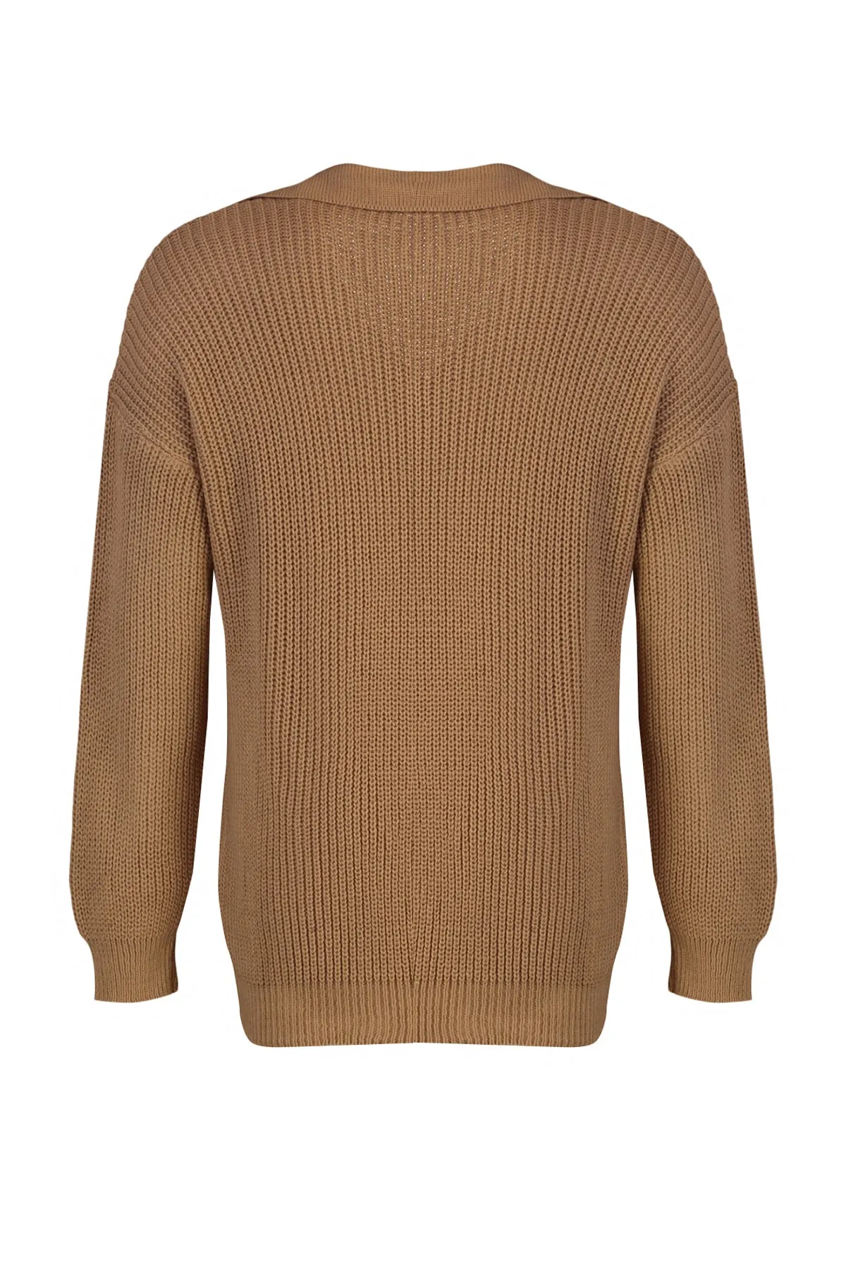 Trendyol Curve  Kamelfarbener Strickpullover mit Hemdkragen