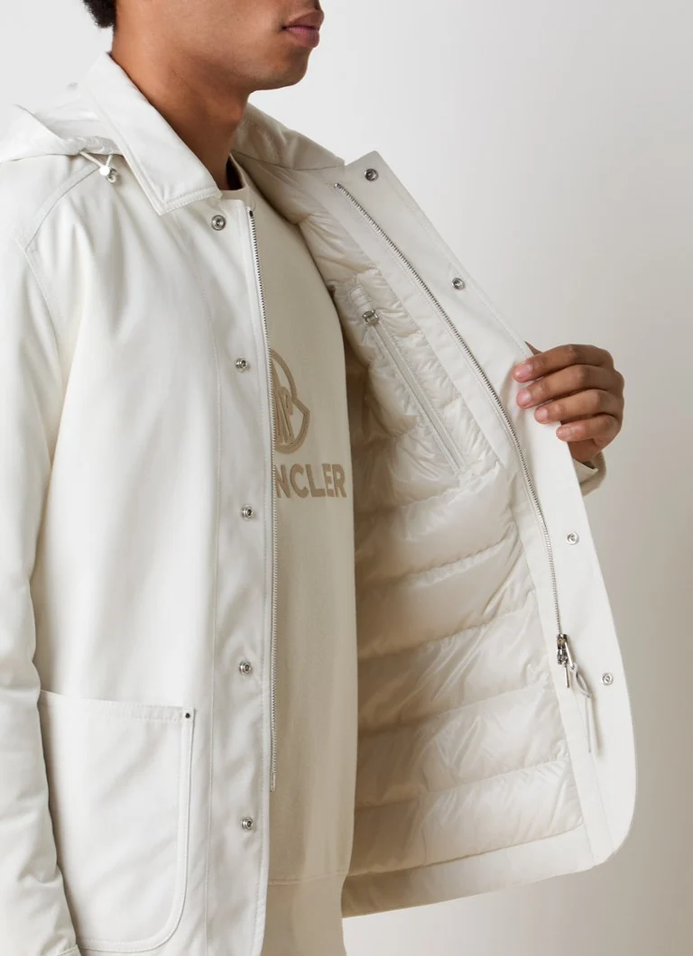 Moncler Buffaure stepēta jaka ar noņemamu kapuci
