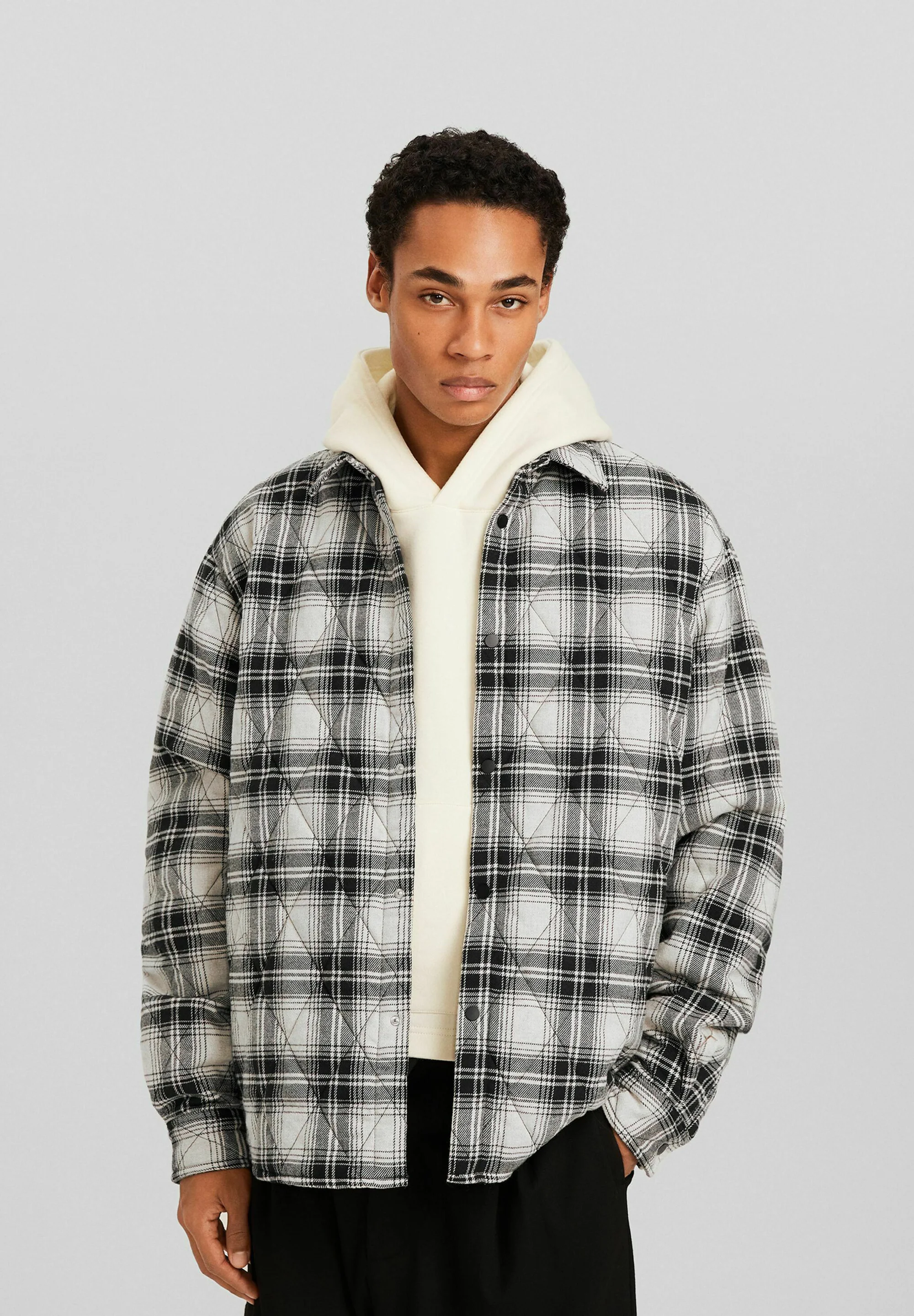 Bershka MANGA LARGA ACOLCHADA CUADROS - Chaqueta de entretiempo