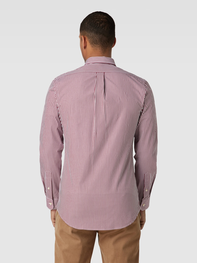 Slim Fit Freizeithemd mit Button-Down-Kragen in bordeaux rot