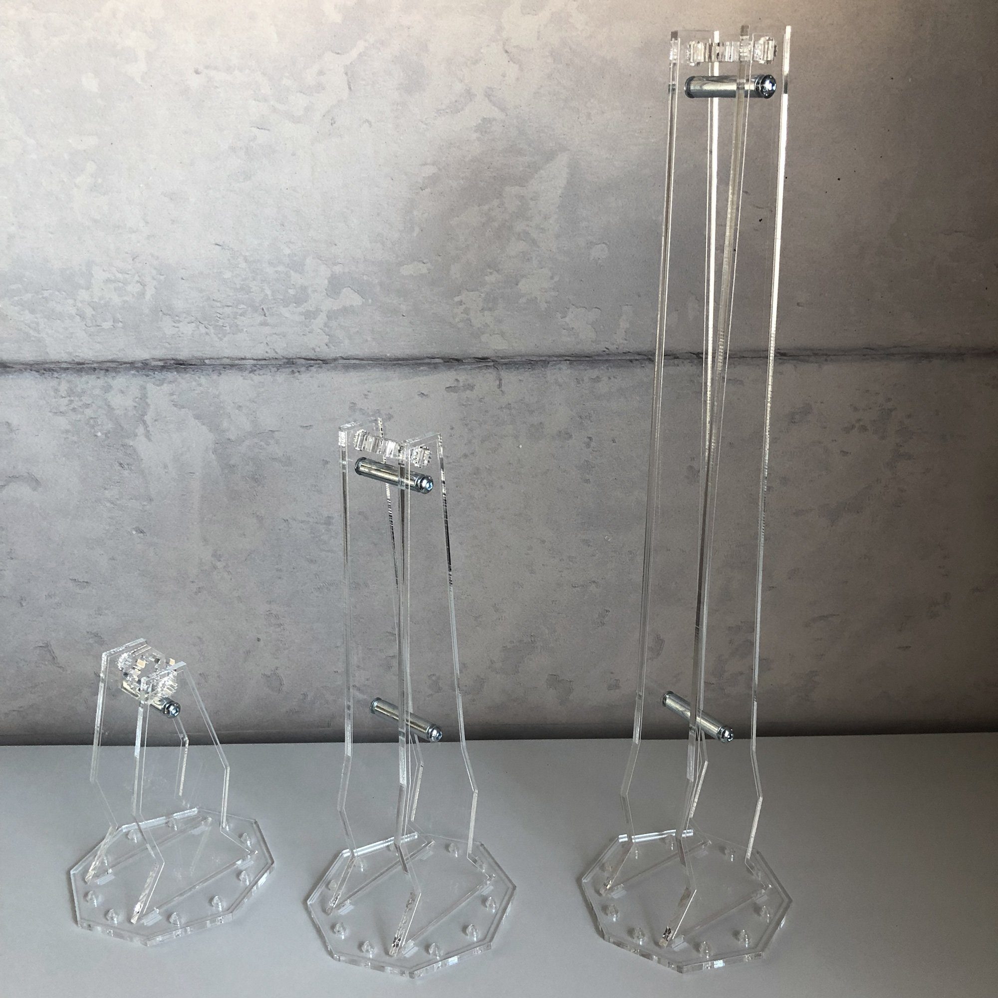 AREA17 Standfuß Universal Acryl Display Stand für Lego 75190 75218 75256 75257 75281 75292 75300 75301 75302 75314 75316 - Standfuß für nahezu jedes Lego Modell - erhältlich in 3 verschiedenen Höhen…, Passend für alle LEGO Modelle bei denen an der Un