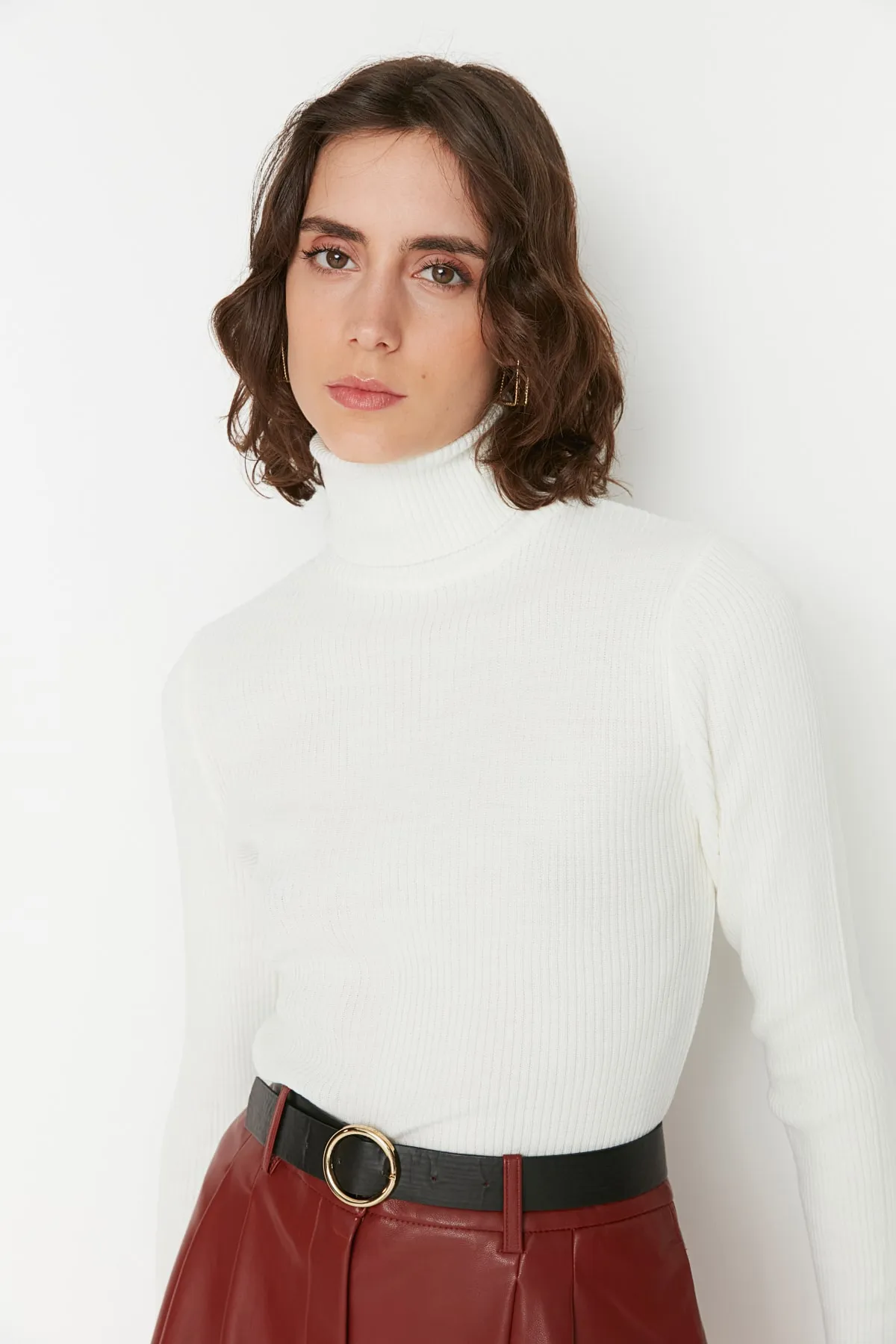 Trendyol Collection  Ecrufarbener Basic-Rollkragenpullover TWOAW21KZ1279