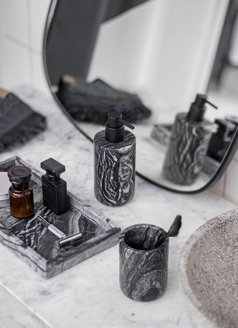 Mette Ditmer Marble porta spazzolini in marmo