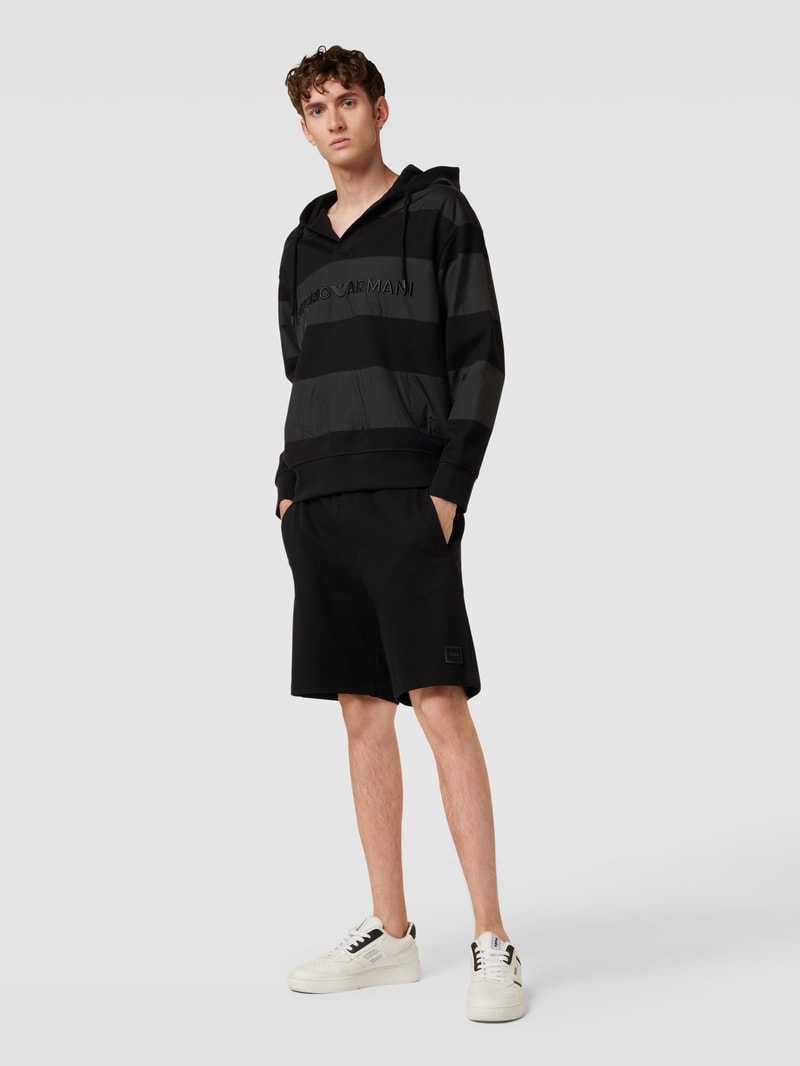 Hoodie mit Label-Stitching in schwarz