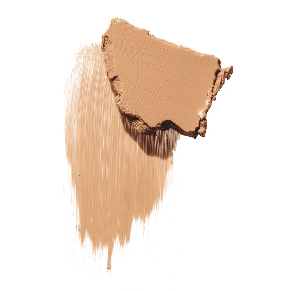 Finisaj impecabil Elizabeth Arden