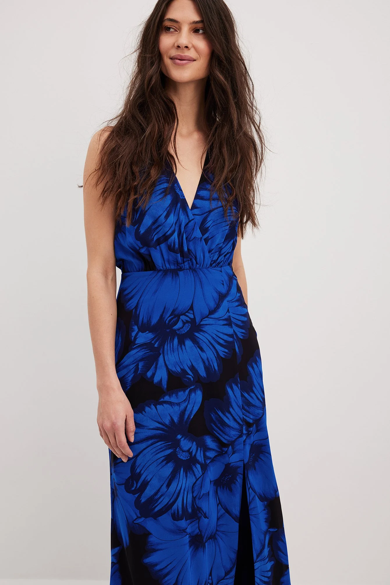 Maxi-Wickelkleid mit V-Ausschnitt