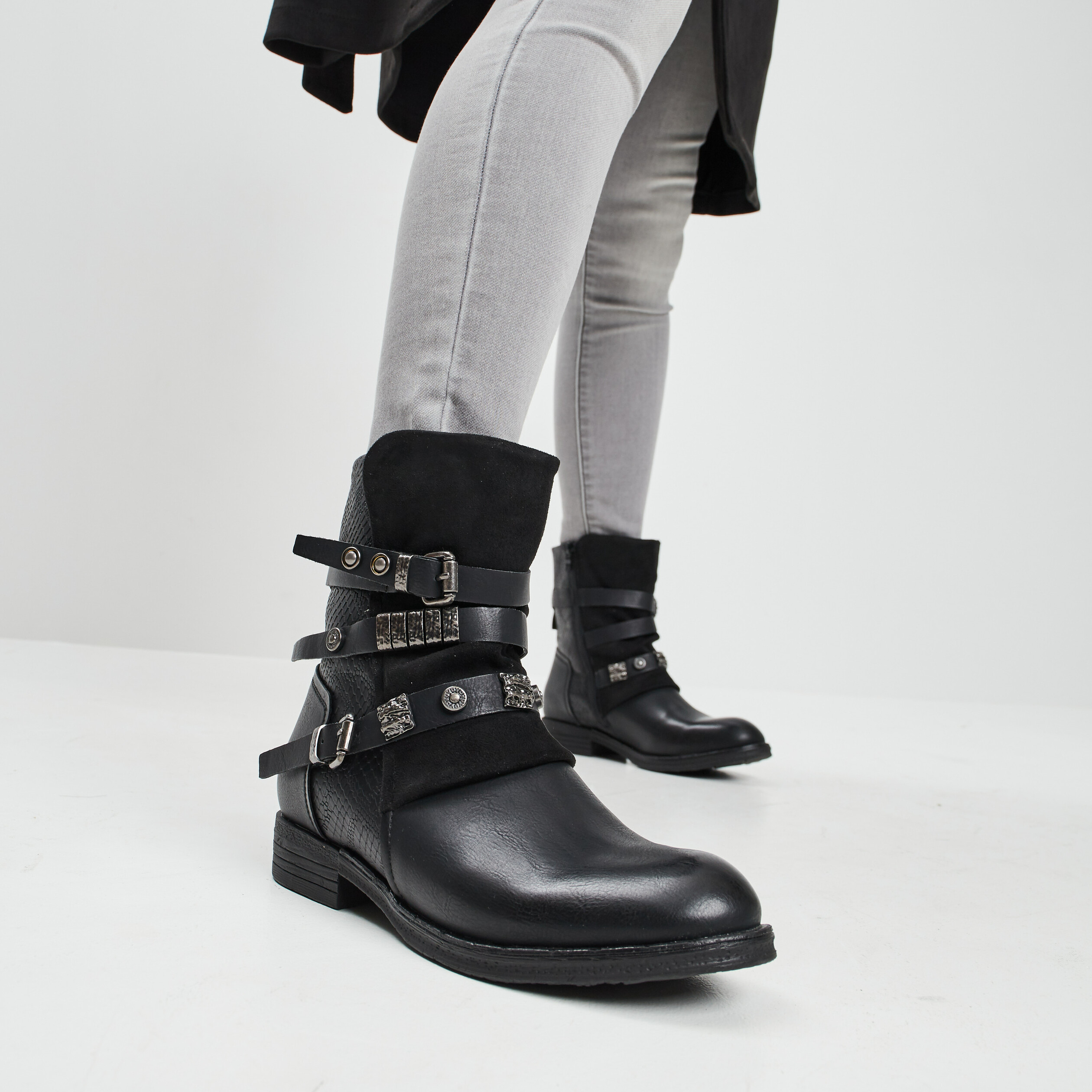 Bottines avec boucles et clous noir femme | La Halle