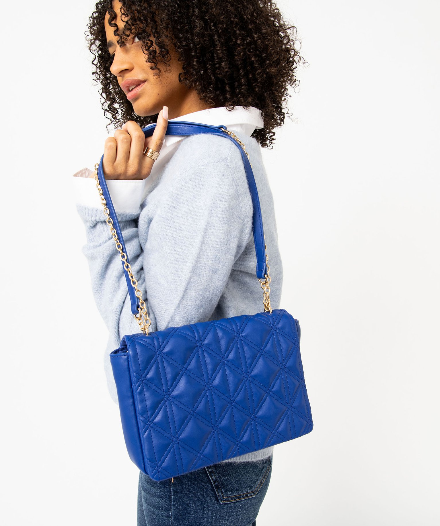 Sac besace à rabat matelassé et anse en chane femme bleu | GEMO