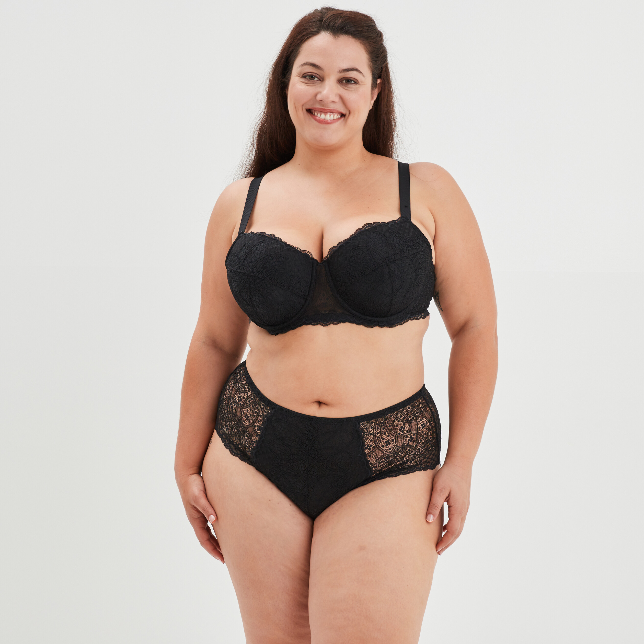 Soutien-gorge emboîtant à dentelle Izzie noir femme grande taille | La Halle