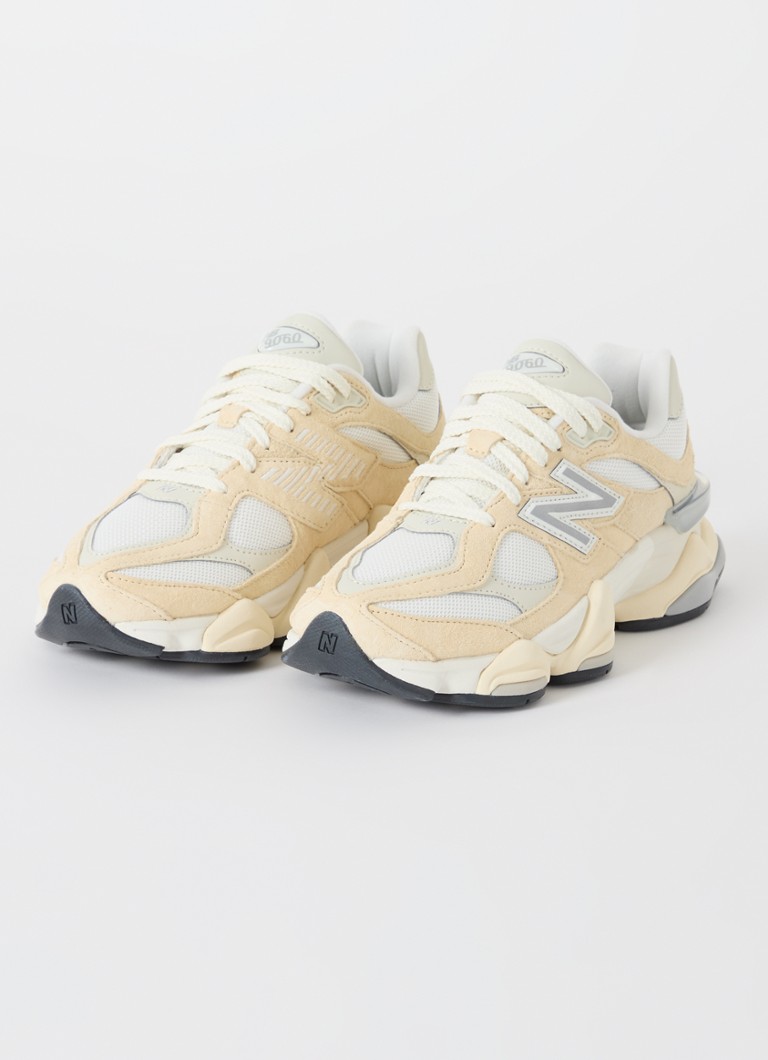 New Balance 9060 kedas ar zamšādas detaļām