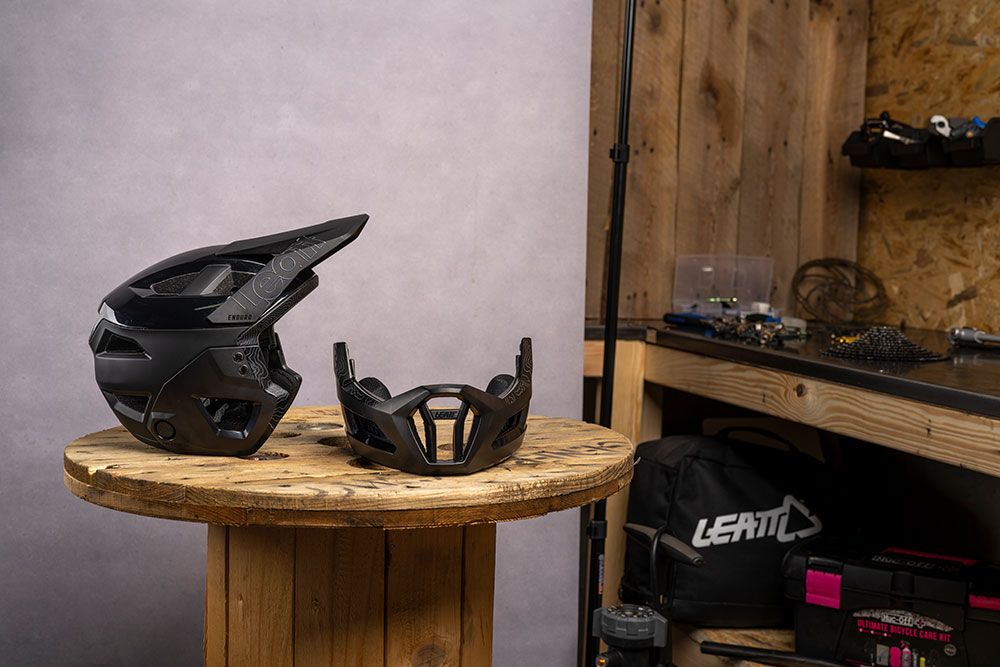 Leatt 3.0 Enduro - Fullface Helm kaufen | Bike-Discount