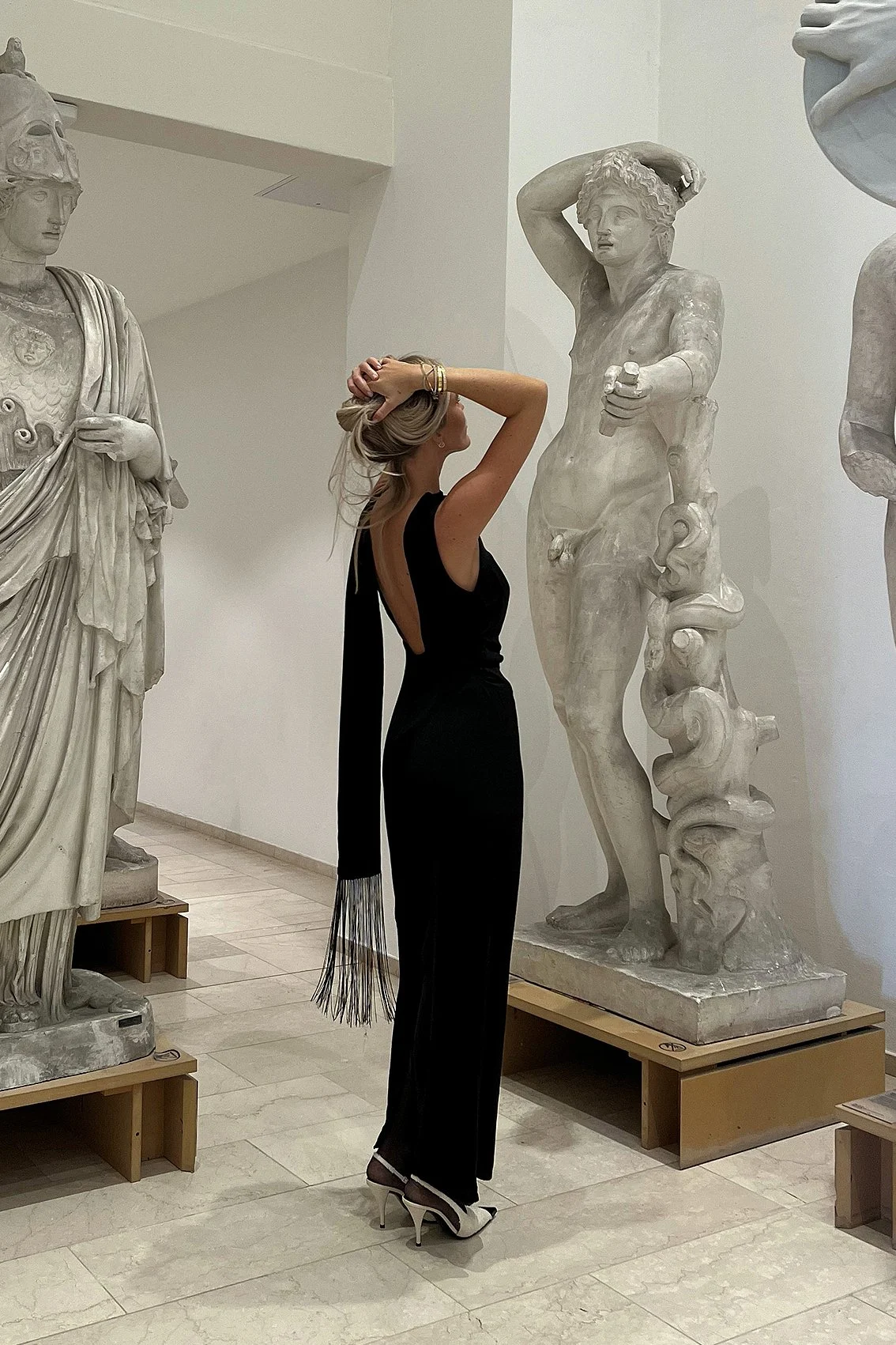 Maxikleid mit Schaldetail