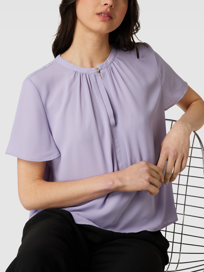 Bluse mit Schlüsselloch-Ausschnitt in lila