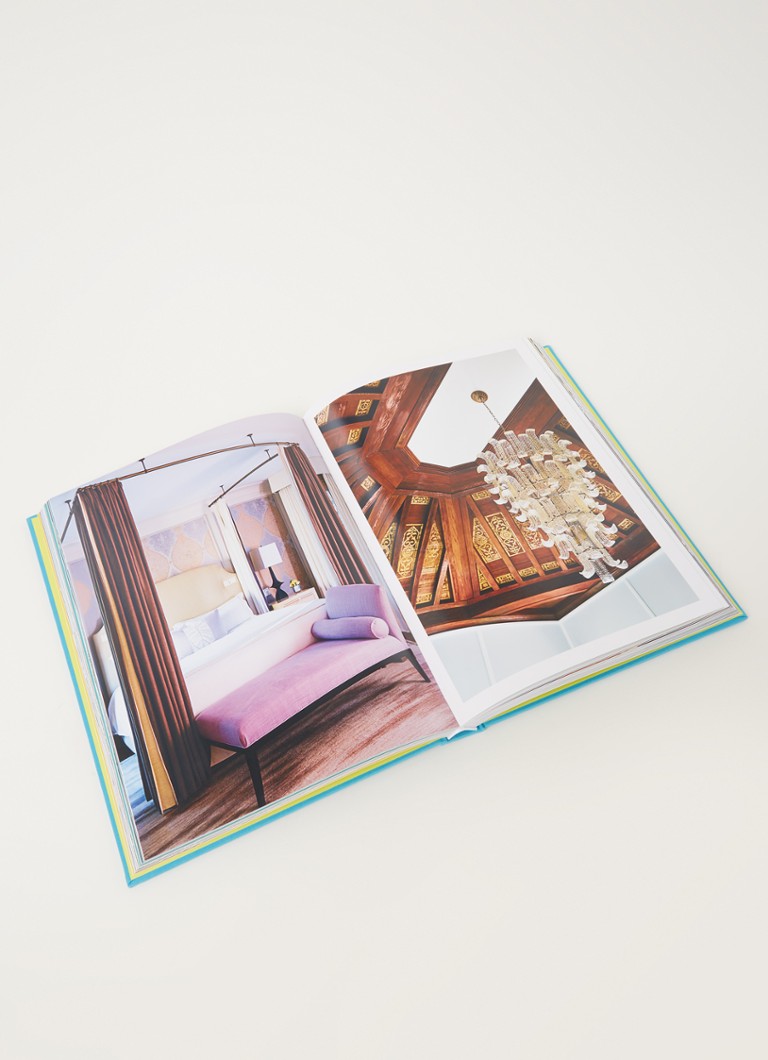 Assouline  Chic Stays