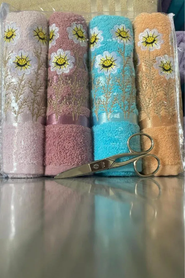 Çeyiz Diyarı  Daisy Soft 4-teiliges besticktes Mitgifthandtuch-Set