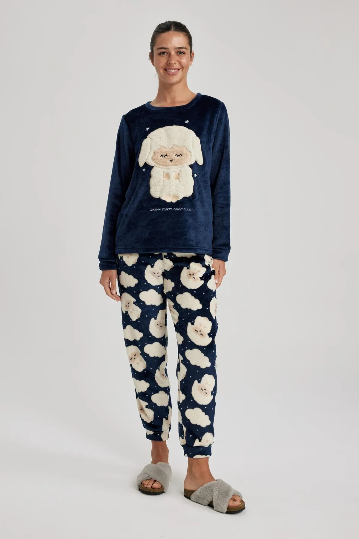 DeFacto  Langärmeliges Fleece-Pyjama-Set „Fall In Love“ mit Muster