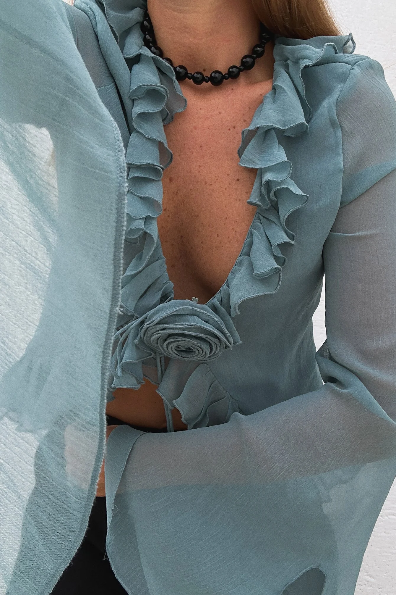 Rüschenbluse mit Schnürdetail