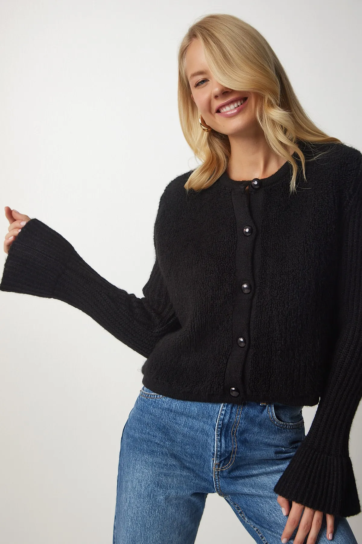 Happiness İstanbul  Schwarze Bouclé-Strickjacke mit Knöpfen für Damen YY00152