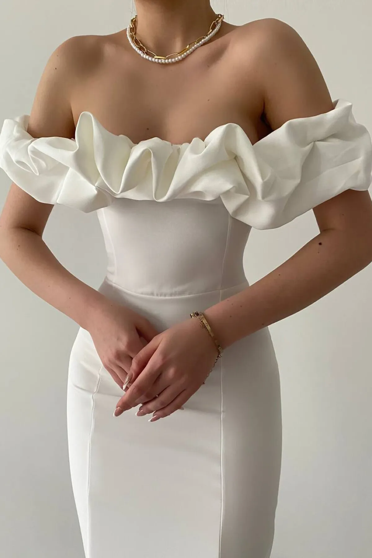 SONREİR  NIEDRIGE SCHULTERKLEID IN MIDI-LÄNGE
