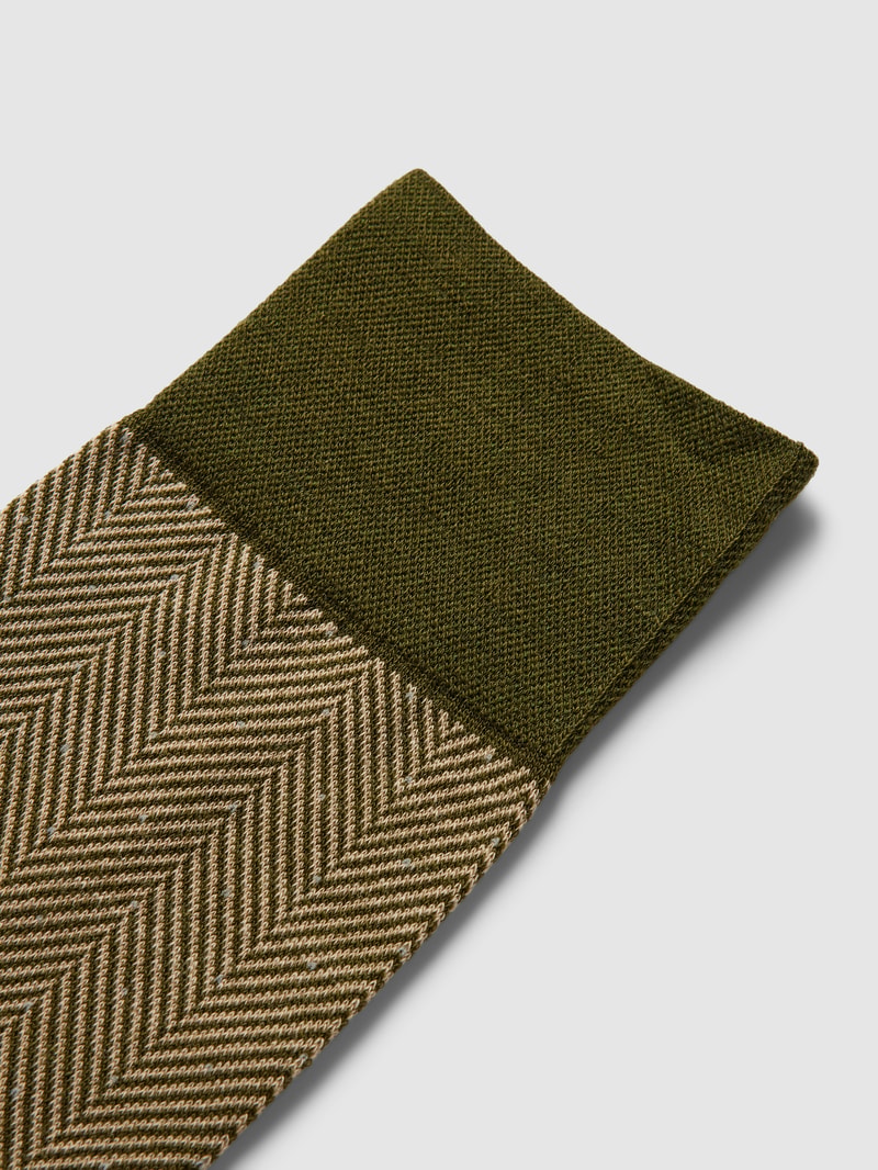 Socken mit elastischem Rippenbündchen Modell 'Herringbone' in dunkelgrün