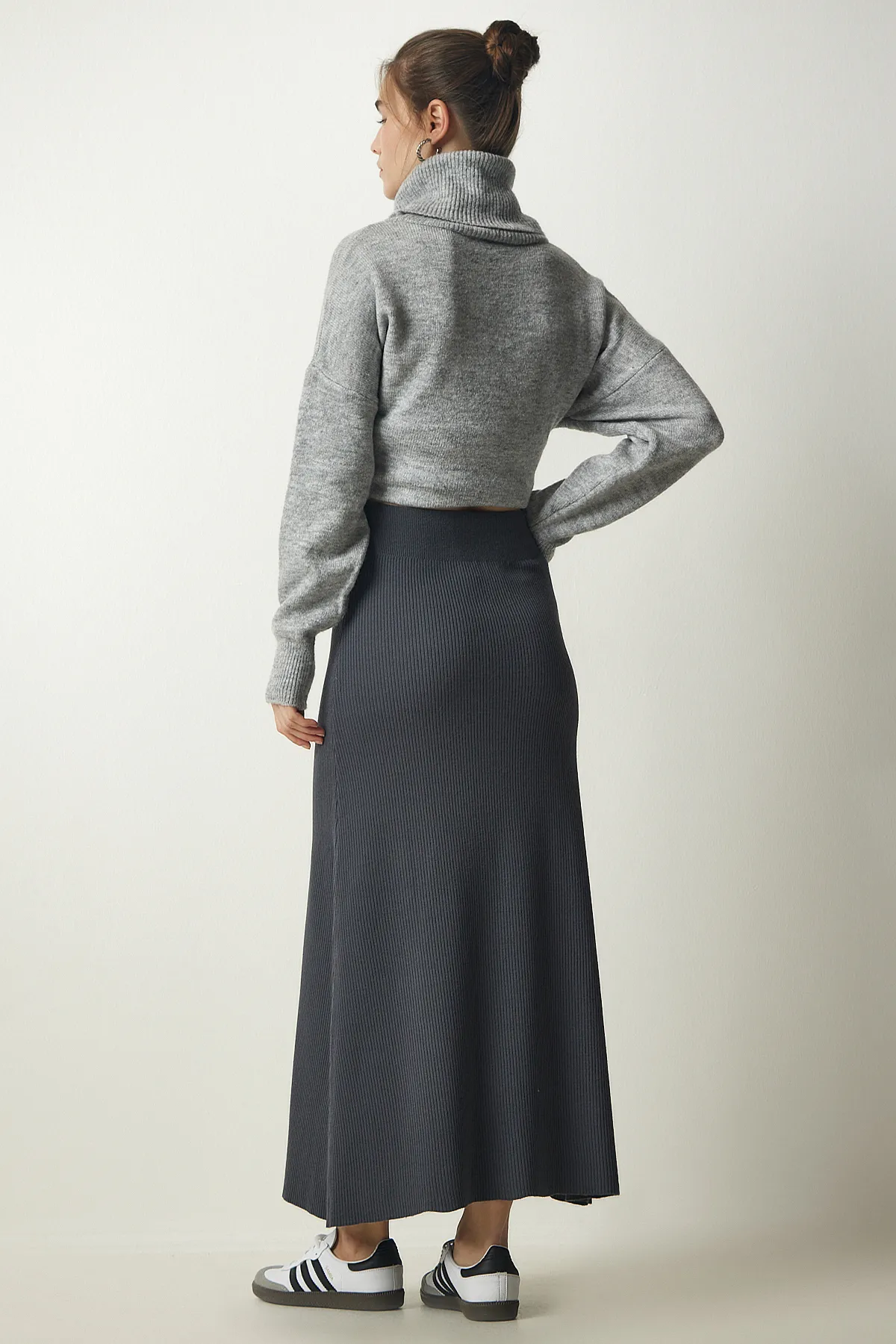 Happiness İstanbul  Anthrazitfarbener Rippstrickrock für Damen PN00082